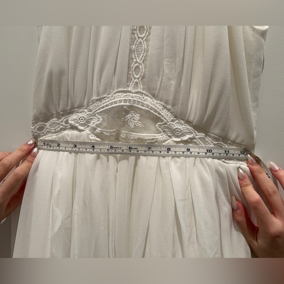 White  Prom dress & vacation beach dress - Picture 4 of 4